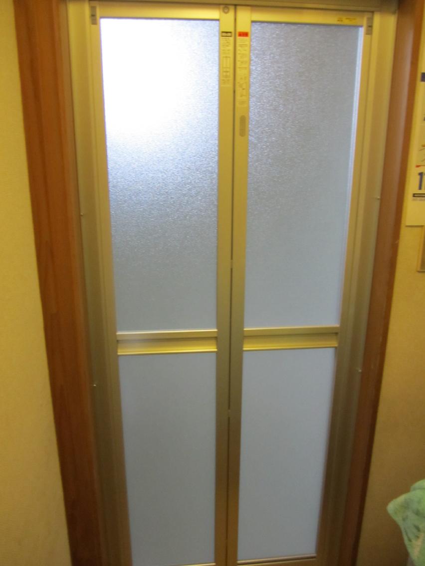東京都 北区 浴室ドア交換