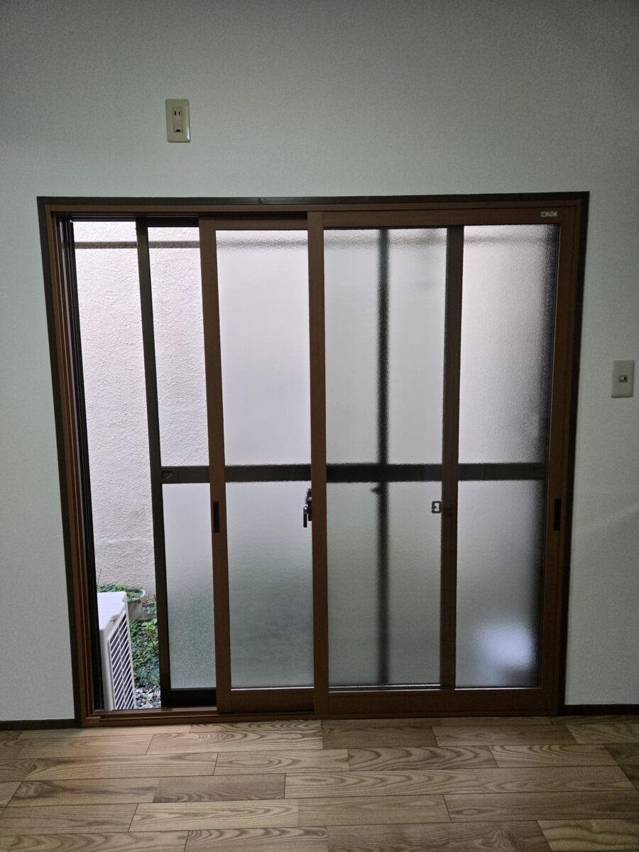 1階の寒い部屋に内窓を設置し保温効果の高い部屋へ