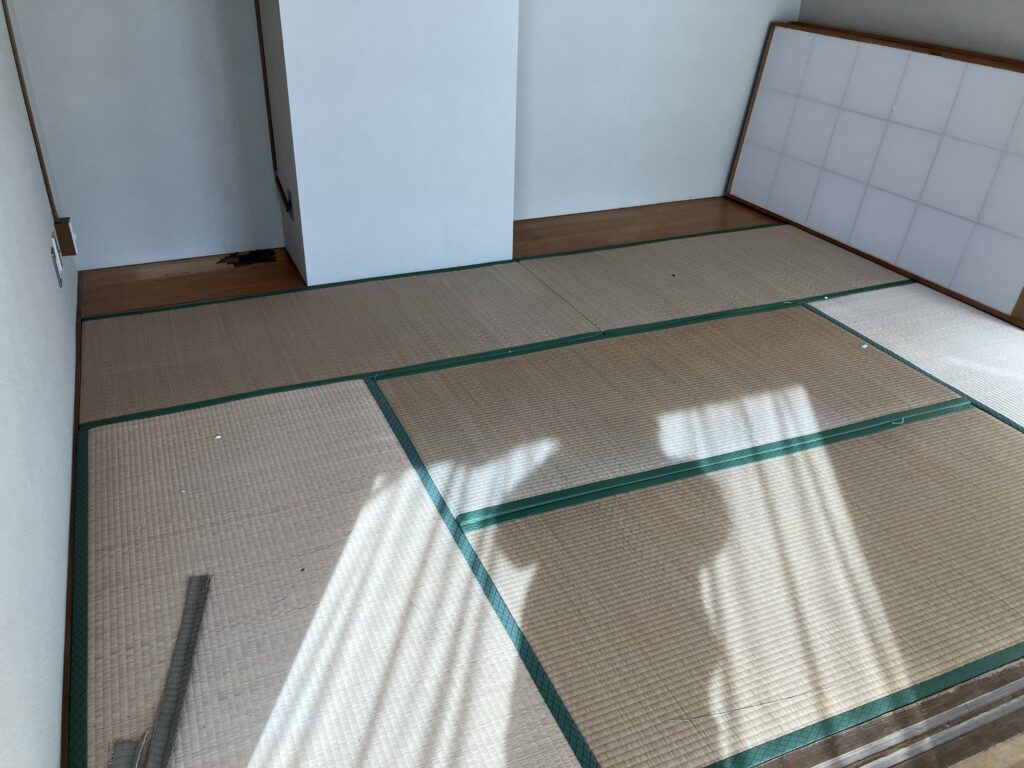 畳からウッドフロアリフォーム始まりました。