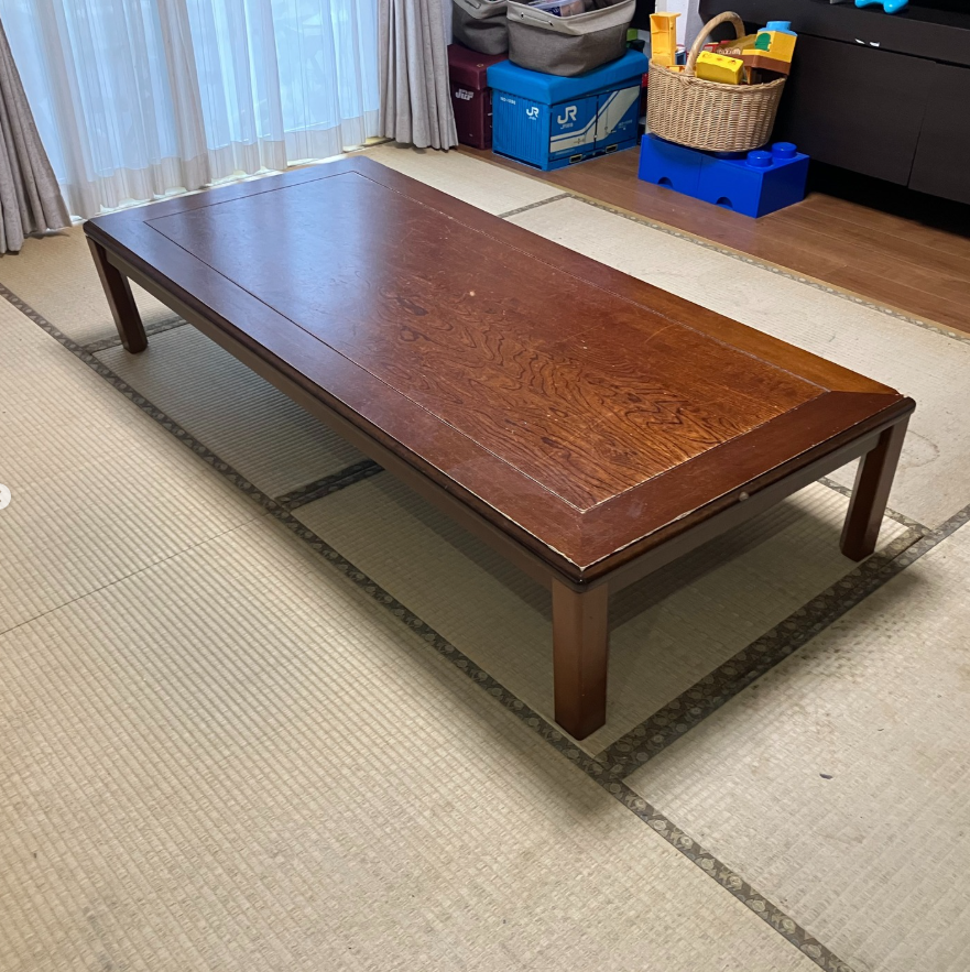 畳の下に掘りごたつの空間があるので、下地を作ります。