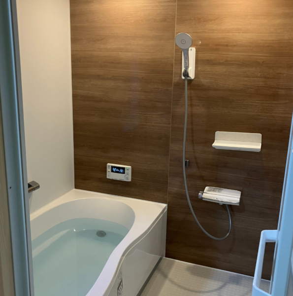 シンプルで掃除しやすいユニットバスへ