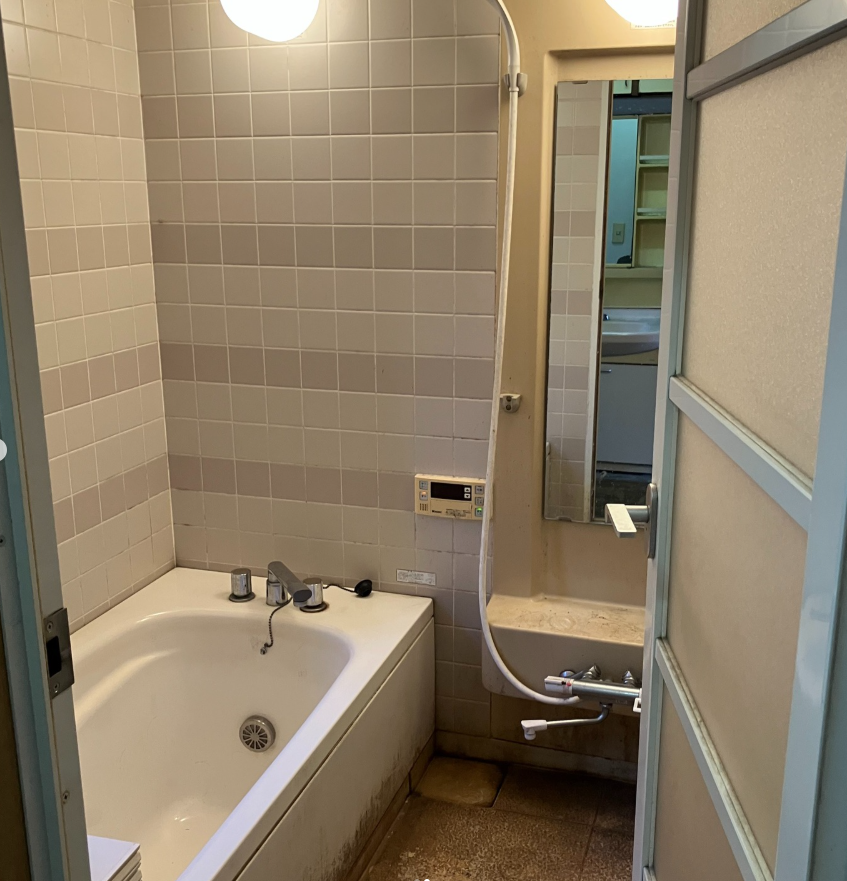 機能には問題ないお風呂ですが、土台が腐っているかなど、心配がありました。